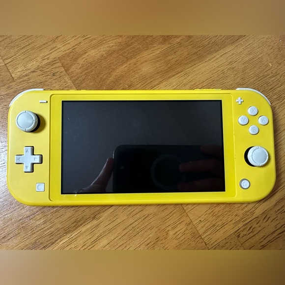 Yellow Nintendo Switch Lite - Picture 1 of 9